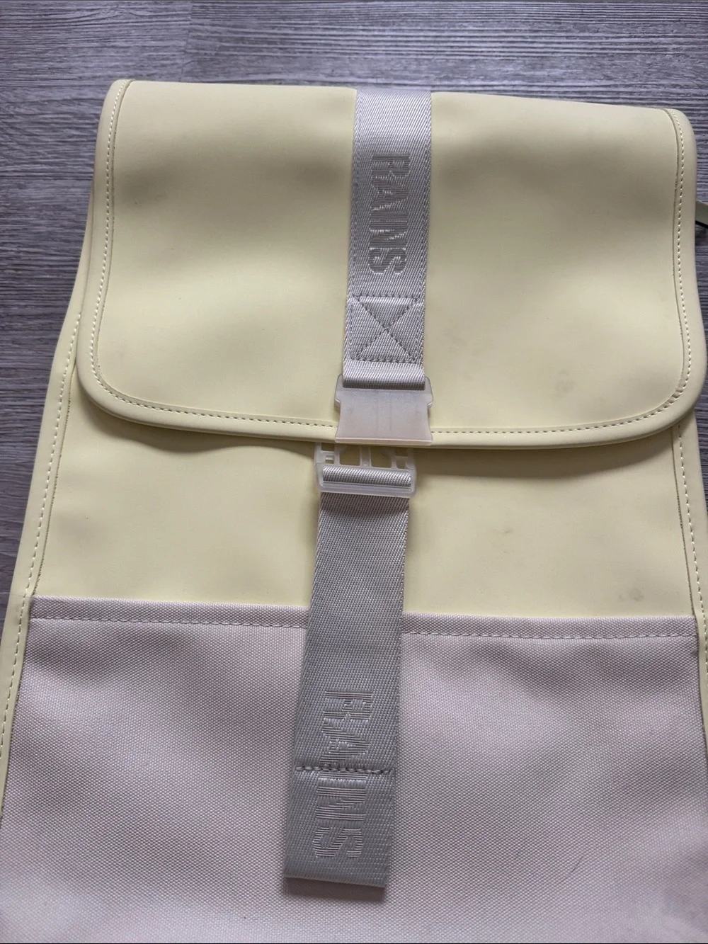 Rains sleek rolltop